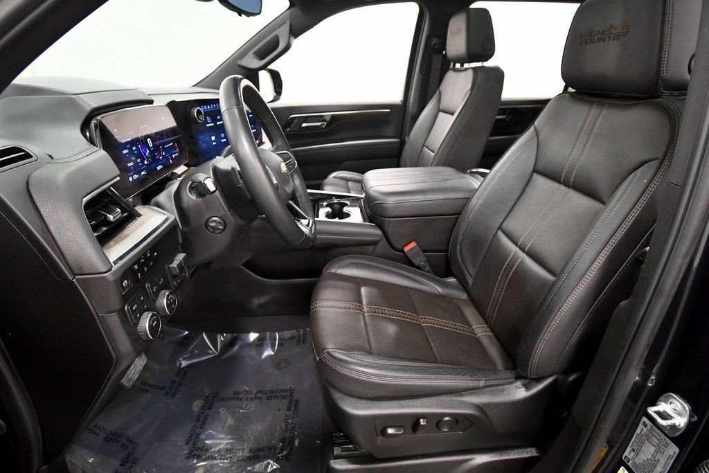 Used 2025 Chevrolet Suburban High Country w/ Sun And Tow Package AWD/4WD image 14
