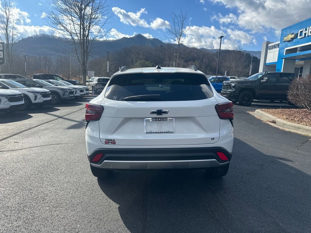 New 2025 Chevrolet Trax LT w/ LT Convenience Package image 30