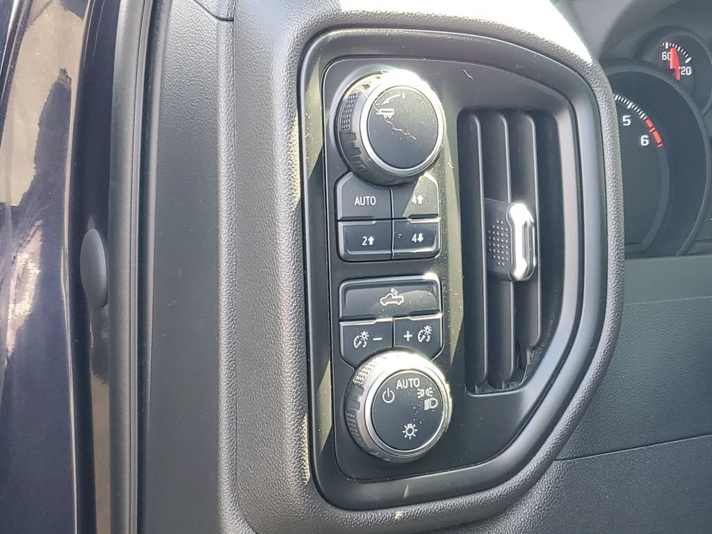 Used 2022 Chevrolet Silverado 1500 Custom Trail Boss AWD/4WD image 13