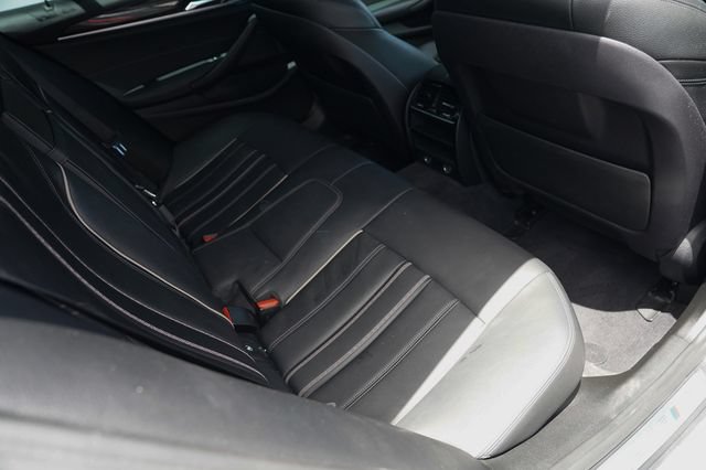 Used 2018 BMW 540i w/ M Sport Package RWD image 16