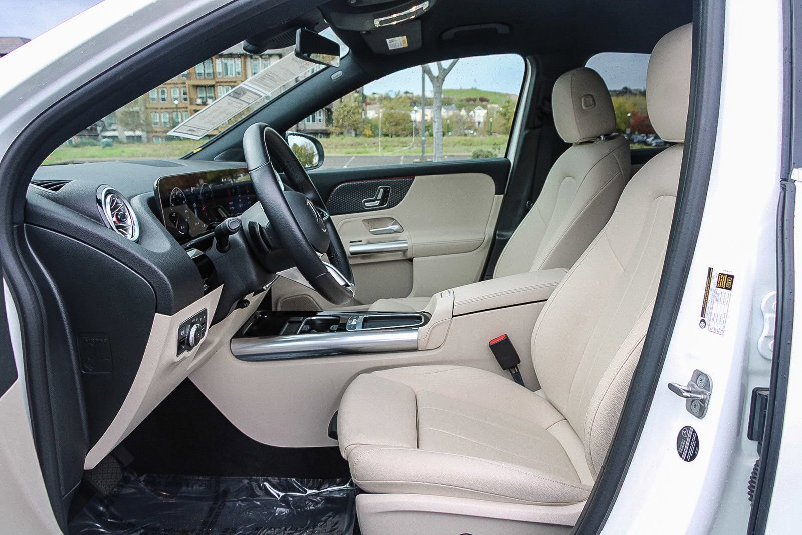 Certified 2025 Mercedes-Benz GLA 250 image 17