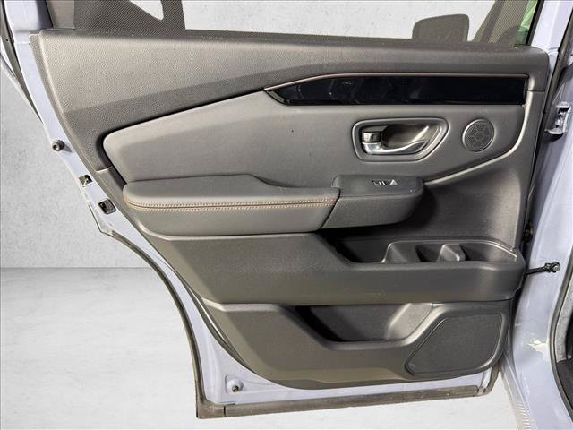 Used 2025 Honda Pilot TrailSport image 23