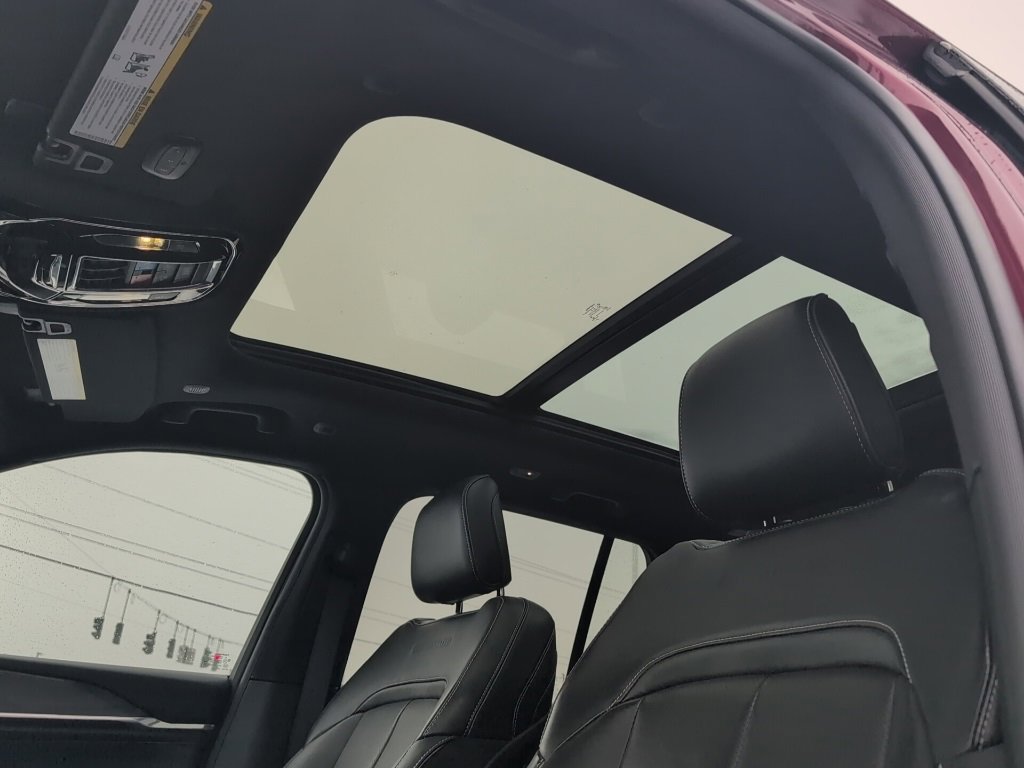 Used 2023 Jeep Grand Cherokee Overland image 25