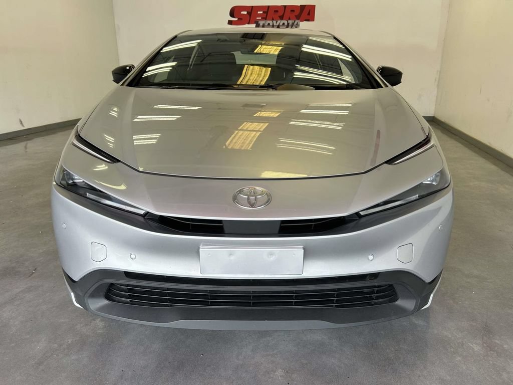 Certified 2025 Toyota Prius LE FWD image 8