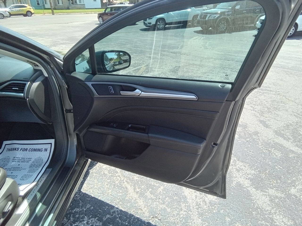 Used 2016 Ford Fusion Titanium image 4