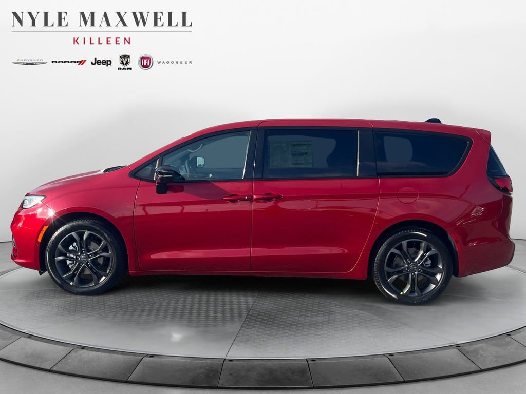 New 2026 Chrysler Pacifica Select image 13