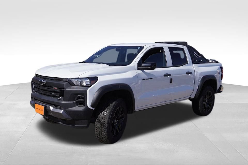 New 2025 Chevrolet Colorado Trail Boss w/ Midnight Edition image 9