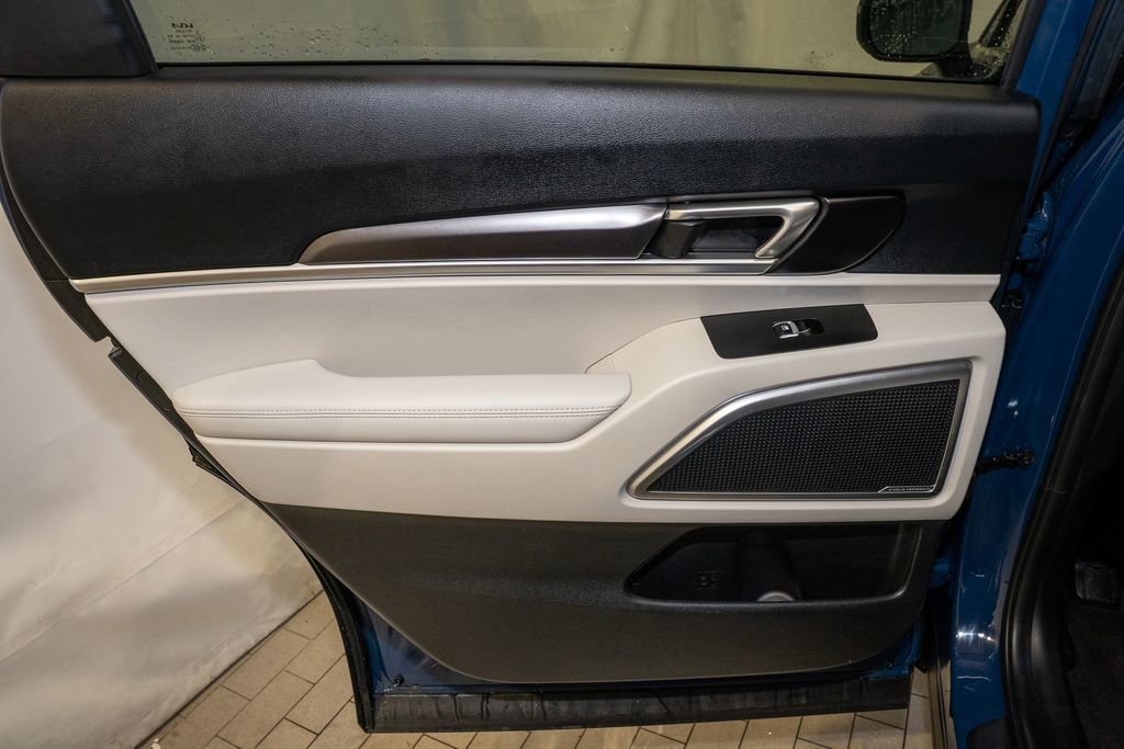 Used 2024 Kia Telluride S w/ S Sunroof Package image 10