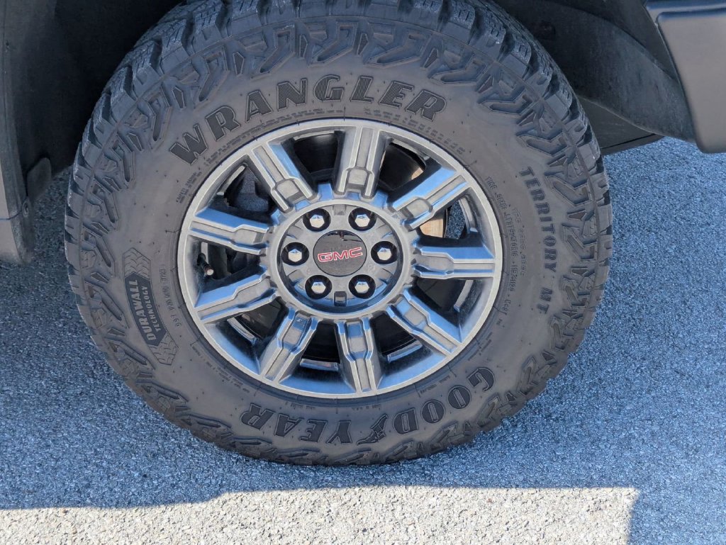 Used 2024 GMC Sierra 1500 AT4X AWD/4WD image 29