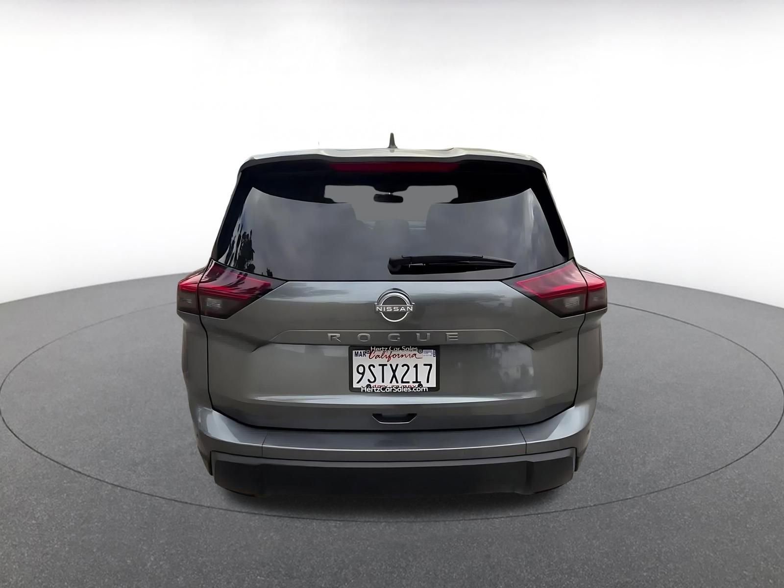 Used 2025 Nissan Rogue SV FWD image 12