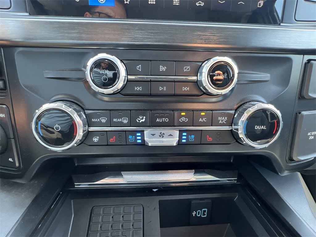 Used 2024 Ford F350 Lariat w/ Sport Appearance Package image 22