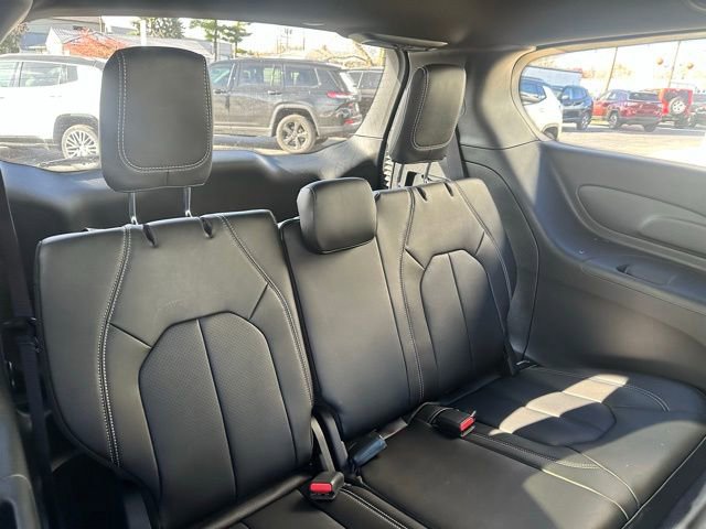 New 2026 Chrysler Pacifica Select FWD image 15