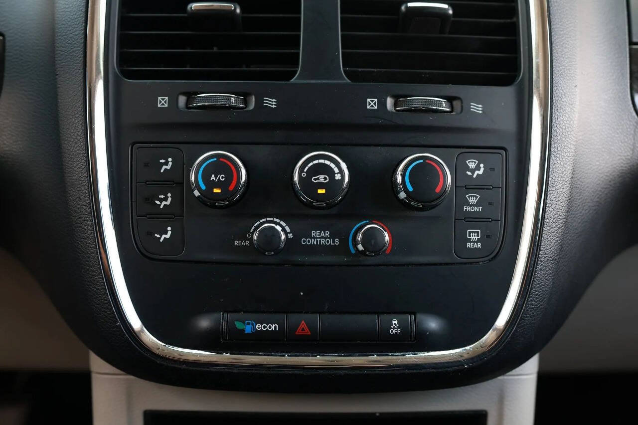 Used 2014 Dodge Grand Caravan SE w/ Quick Order Package 29E SE FWD image 22