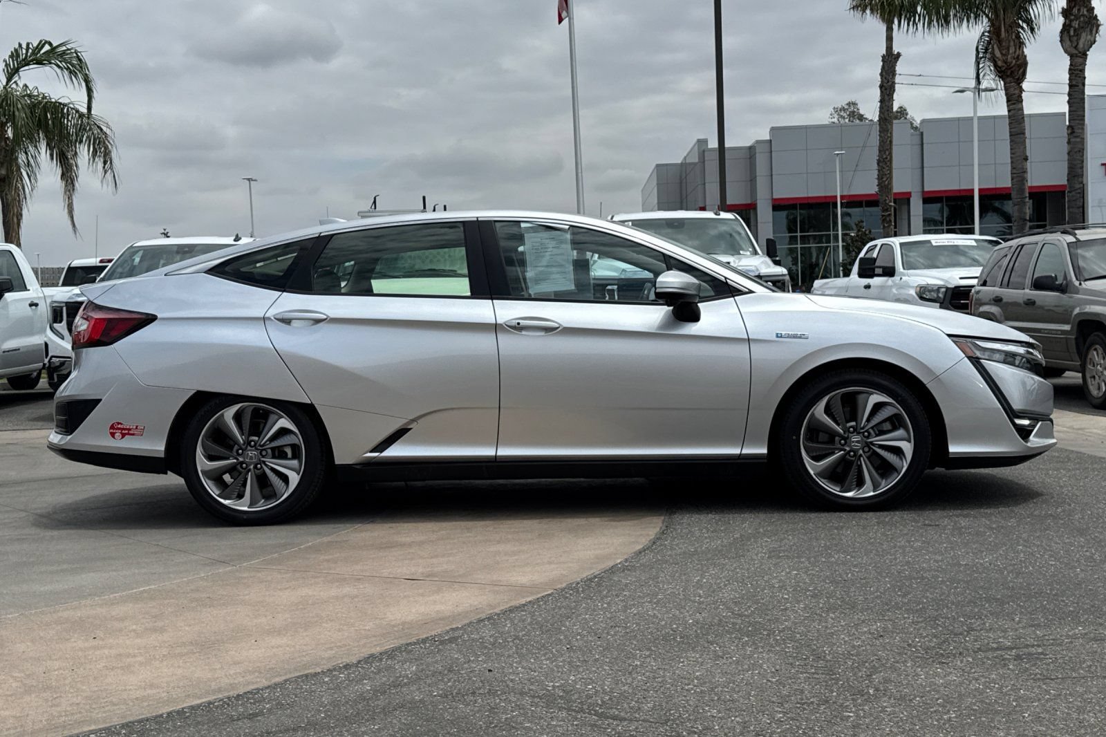 Used 2018 Honda Clarity Touring image 3