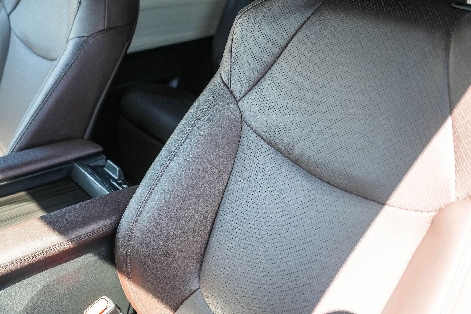 Certified 2024 Toyota Sienna Platinum FWD image 26