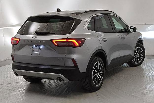 Certified 2023 Ford Escape SE image 3