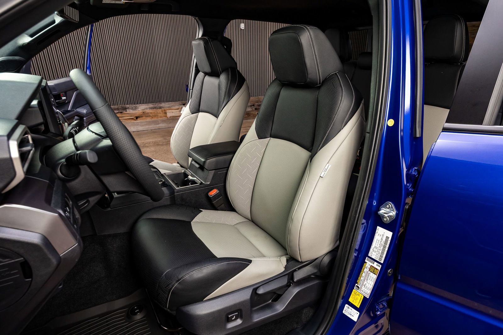 Used 2025 Toyota Tacoma SR5 image 30