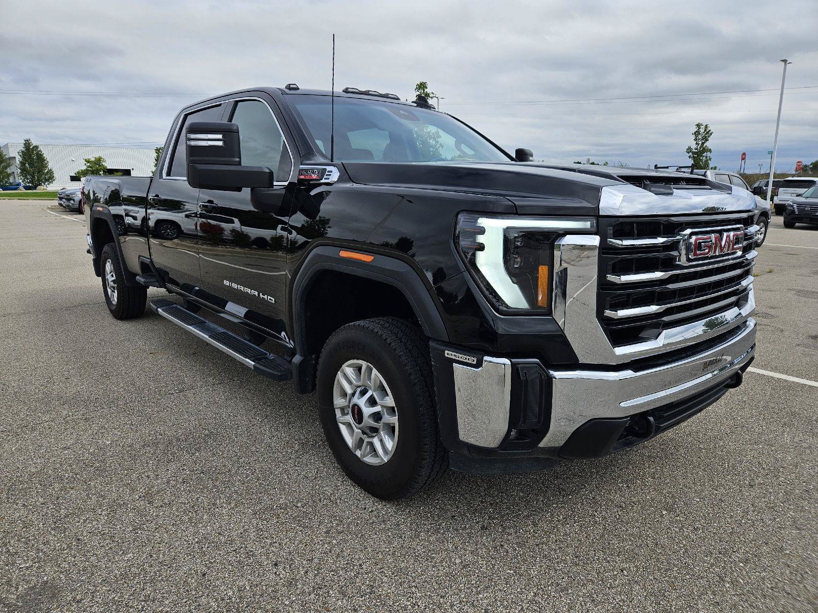 Used 2025 GMC Sierra 2500 SLE w/ Preferred Package AWD/4WD image 1