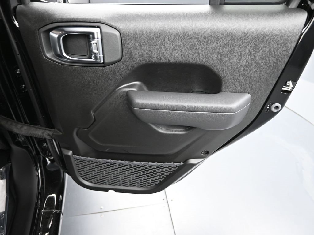 New 2025 Jeep Gladiator Sport image 14