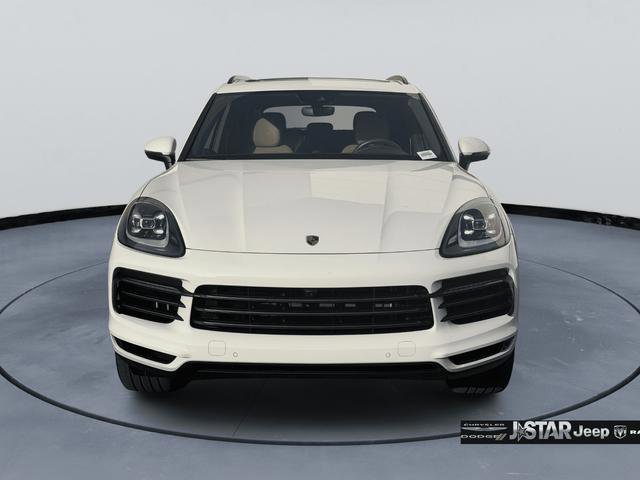 Used 2023 Porsche Cayenne Platinum Edition image 2