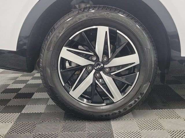 Certified 2023 Kia Sorento S FWD image 7