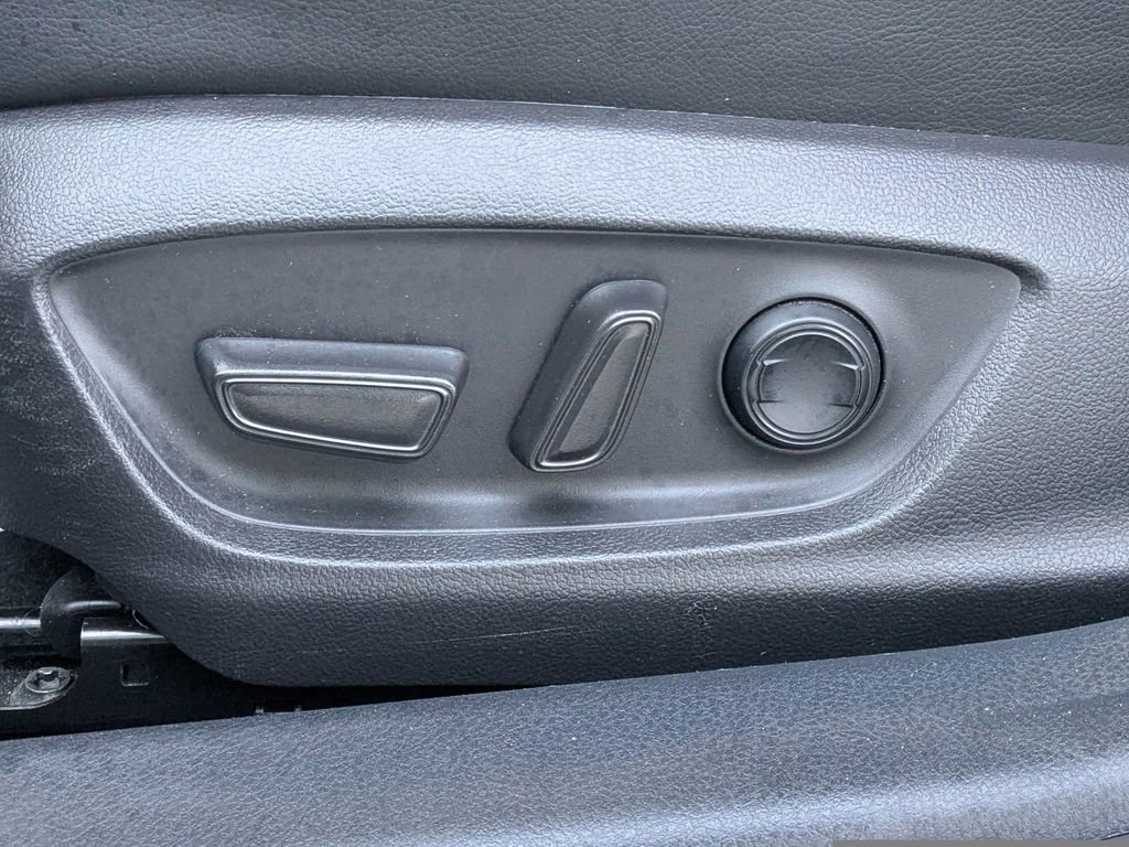 Used 2022 Toyota Camry SE image 18