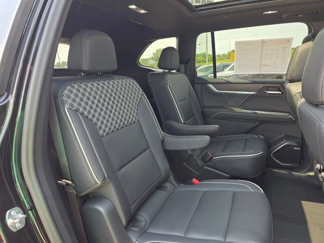 Used 2024 GMC Acadia Denali AWD/4WD image 16