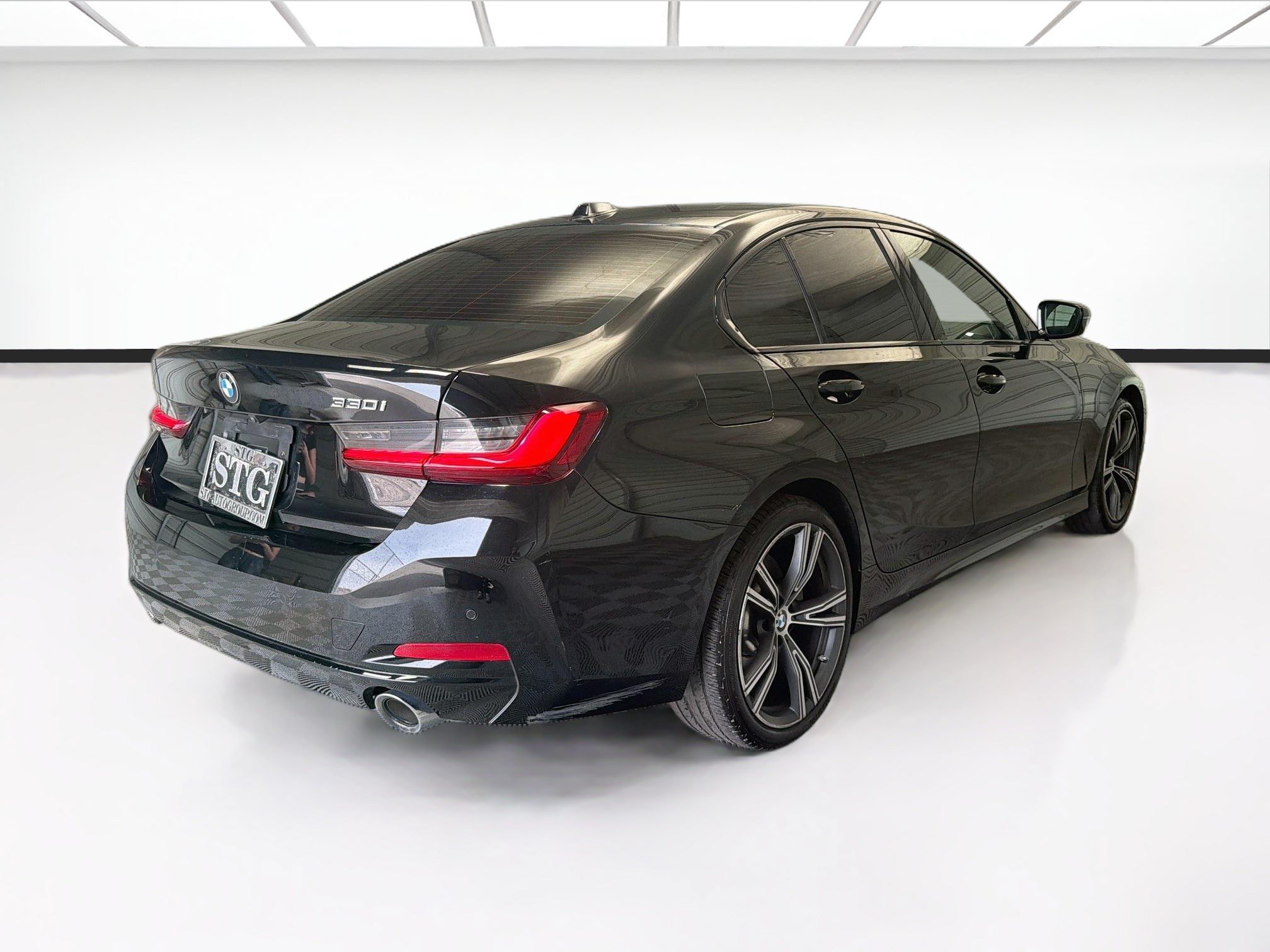 Used 2023 BMW 330i Sedan w/ Premium Package RWD image 4
