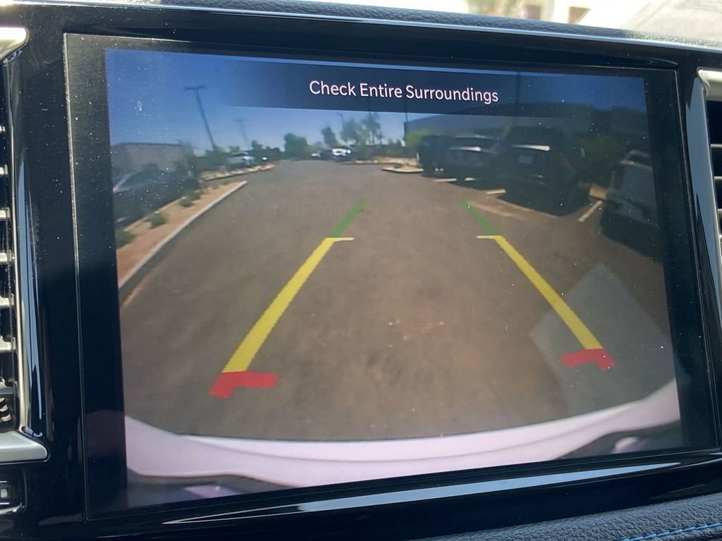 Used 2021 Chrysler Pacifica Touring-L FWD image 10
