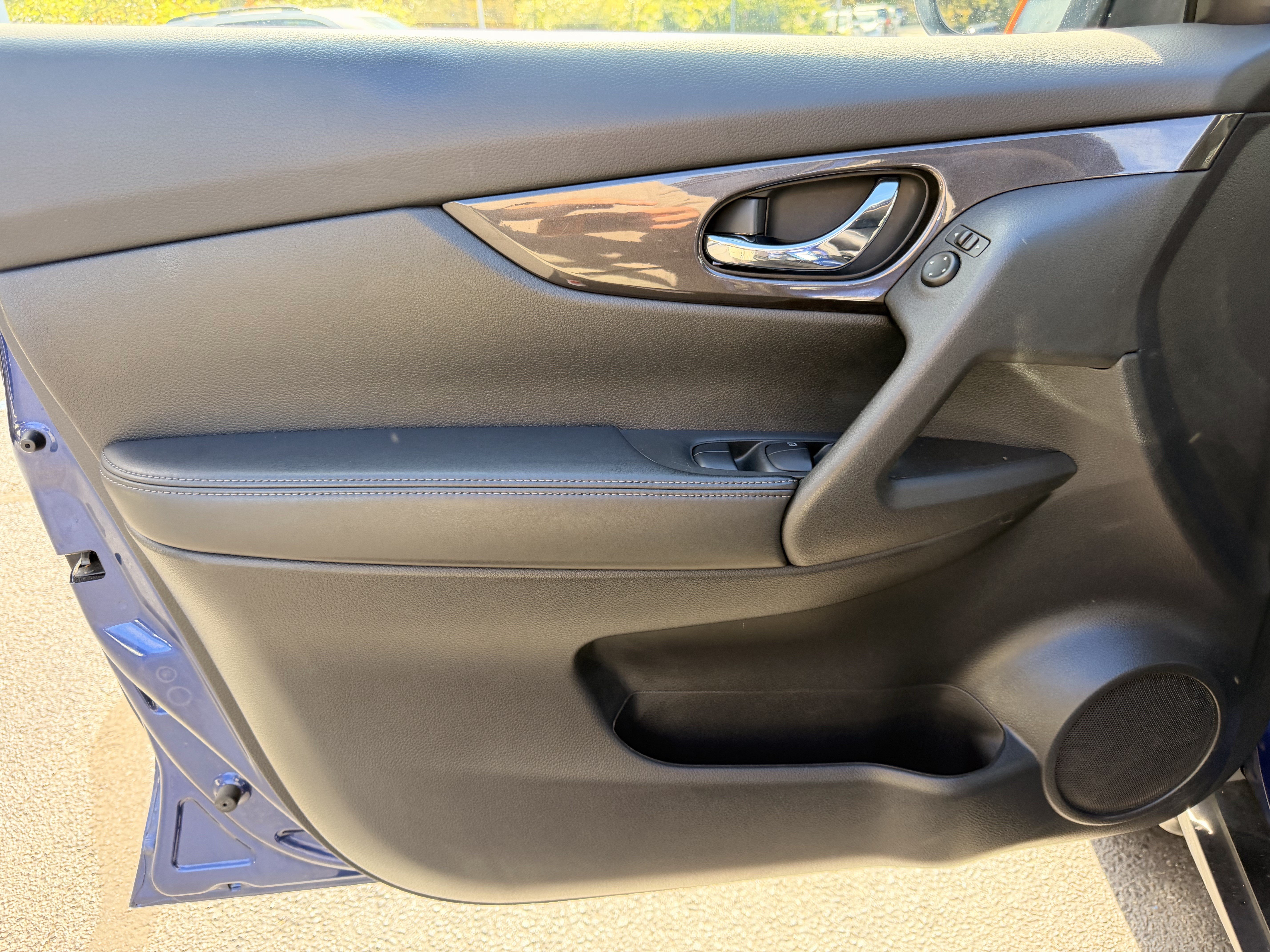 Used 2019 Nissan Rogue S w/ Special Edition Package AWD/4WD image 13