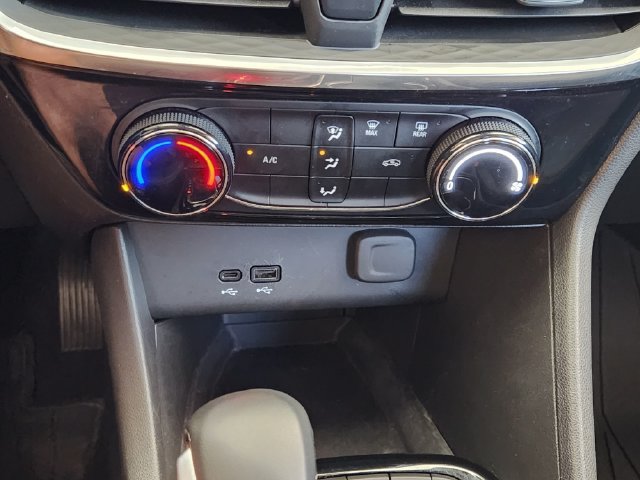 Used 2024 Buick Encore GX Sport Touring FWD image 21
