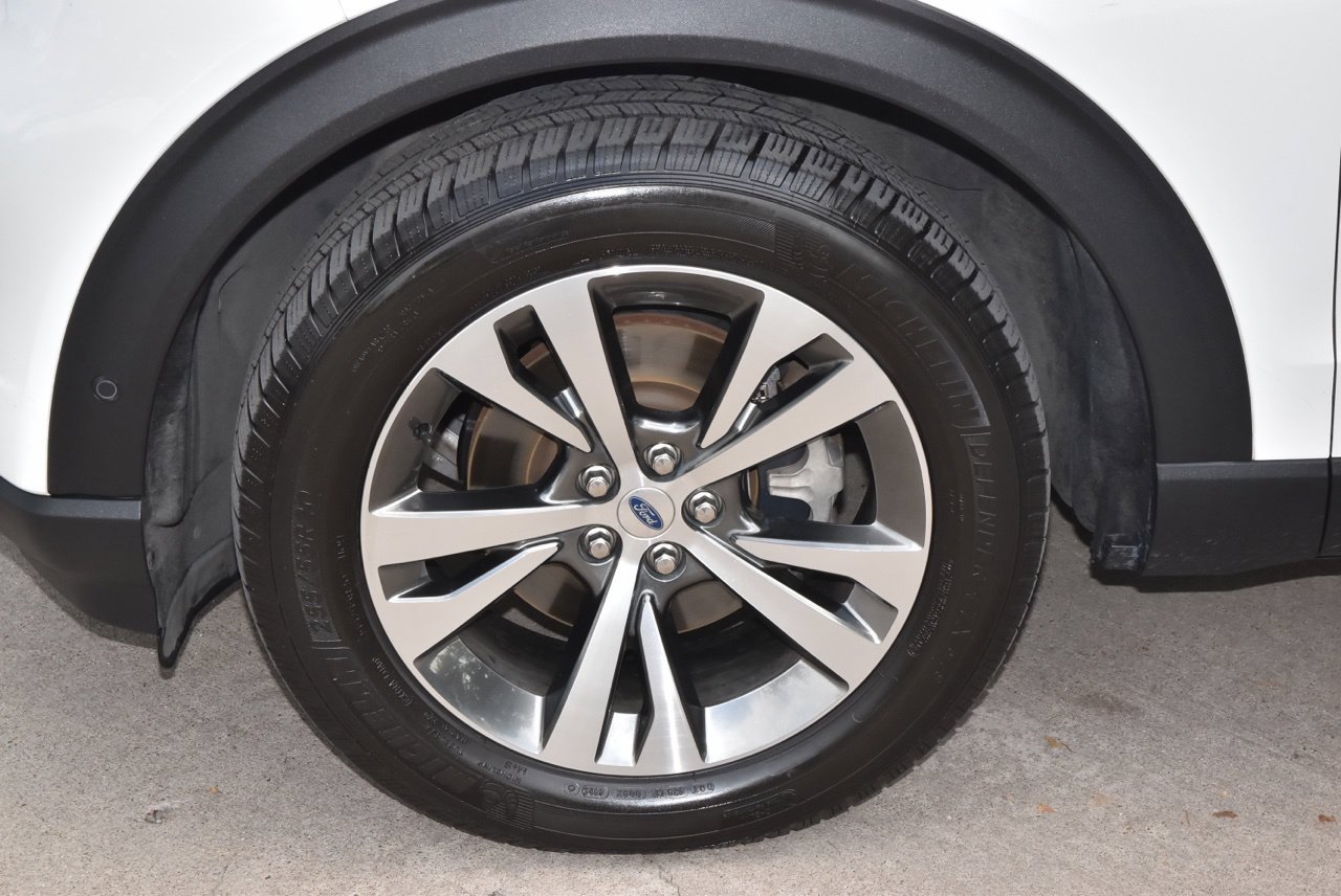 Used 2020 Ford Explorer Platinum w/ Premium Technology Package AWD/4WD image 40