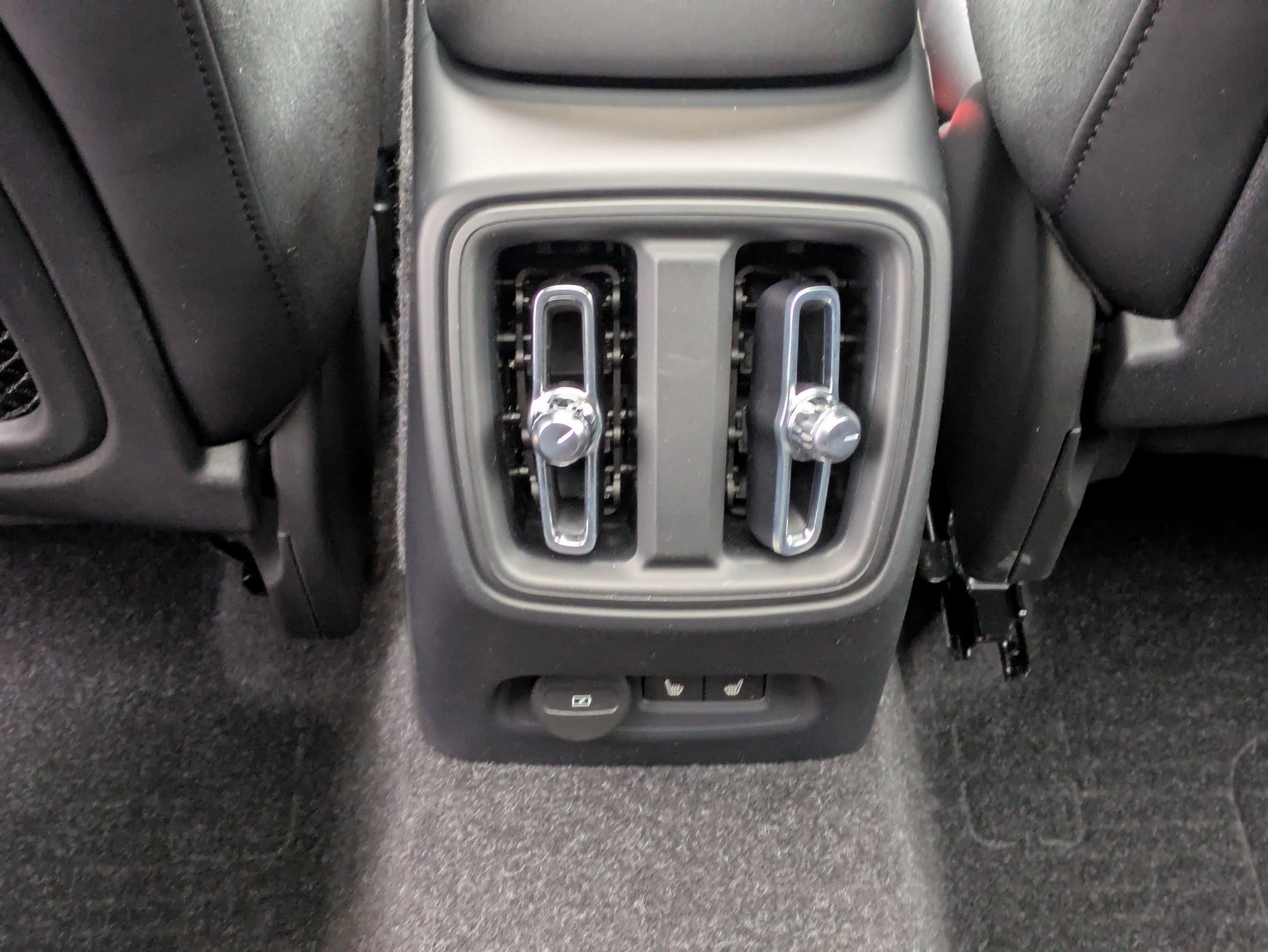 Certified 2023 Volvo C40 P8 Recharge Ultimate image 27