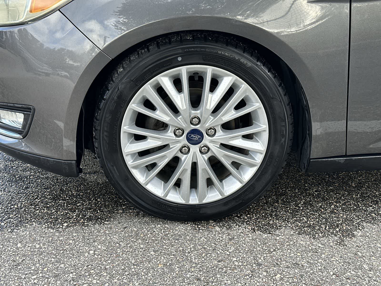 Used 2015 Ford Focus Titanium FWD image 13