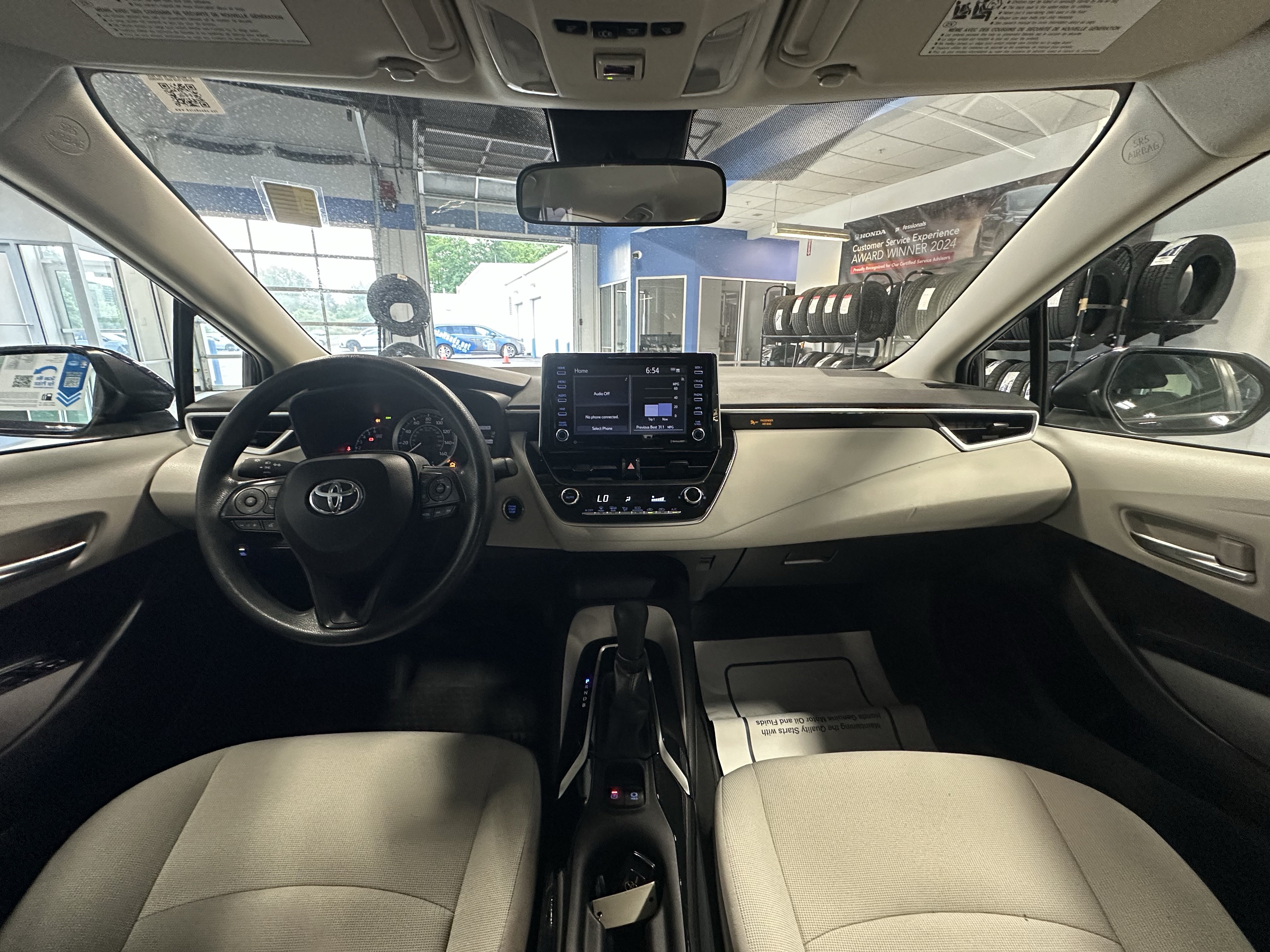 Used 2021 Toyota Corolla LE w/ LE Convenience Package FWD image 2