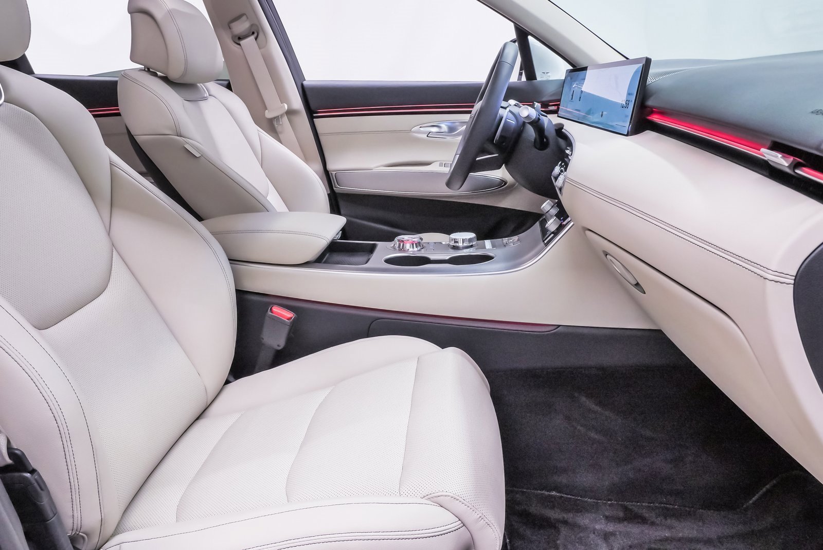 Certified 2026 Genesis GV70 2.5T Select image 14