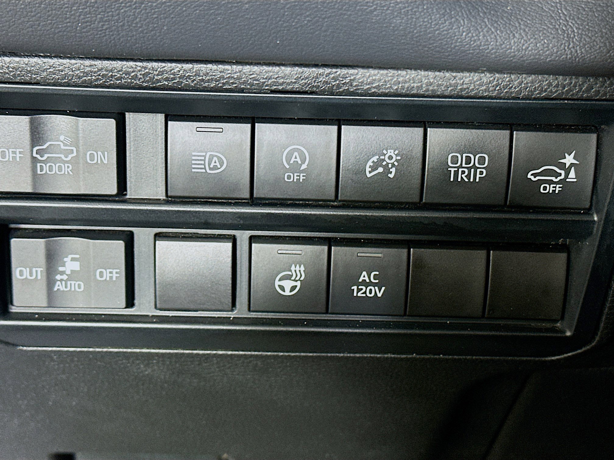 Used 2023 Toyota Tundra Platinum w/ Advanced Package image 17