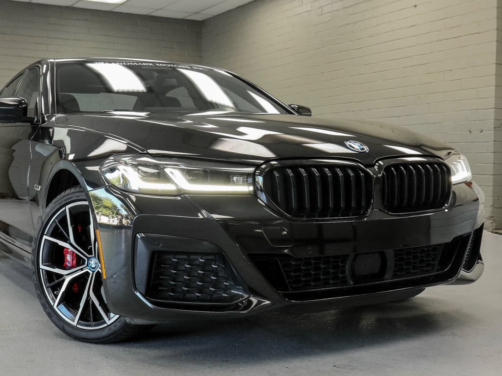 Used 2023 BMW 530e xDrive w/ Premium Package AWD/4WD image 6