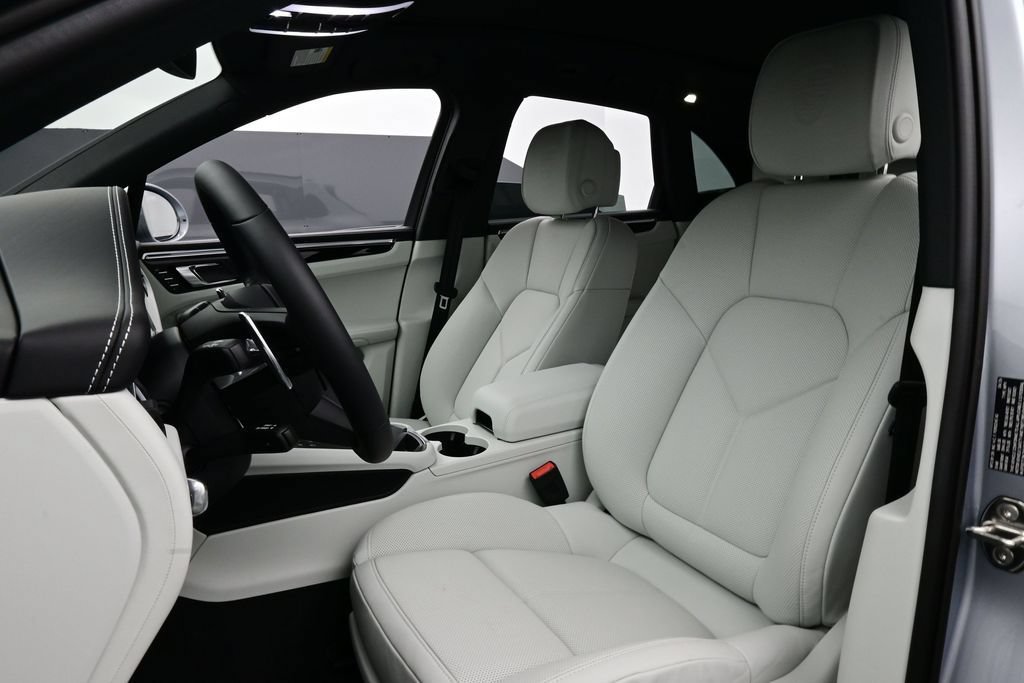 New 2026 Porsche Macan S AWD/4WD image 5