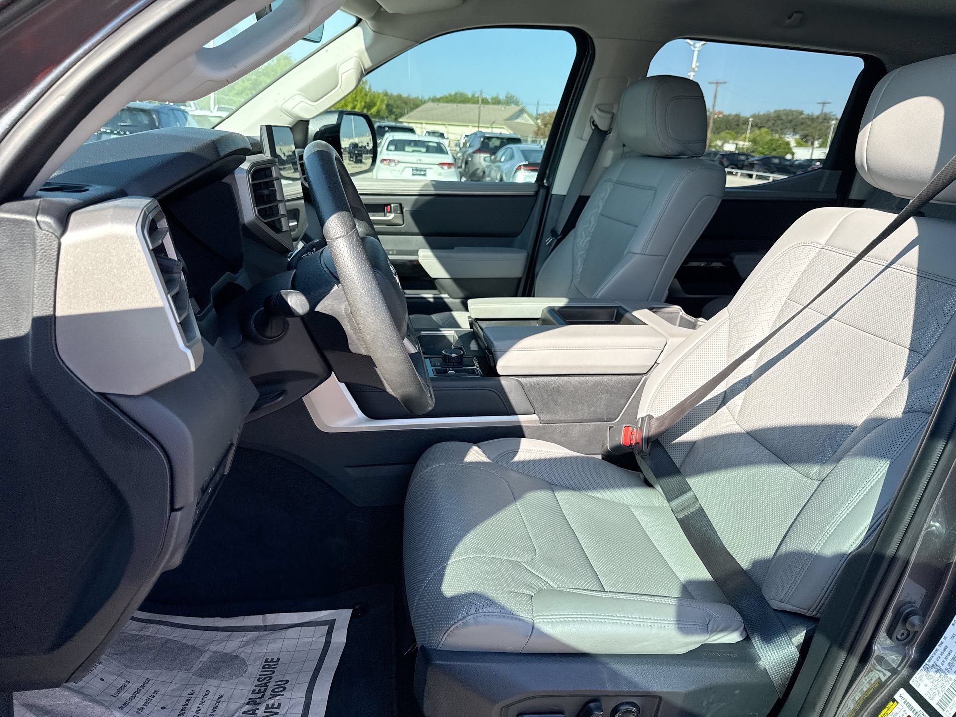 Used 2023 Toyota Tundra Limited w/ Power Package AWD/4WD image 13