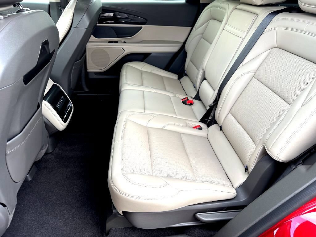Used 2024 Lincoln Nautilus Premier AWD/4WD image 26