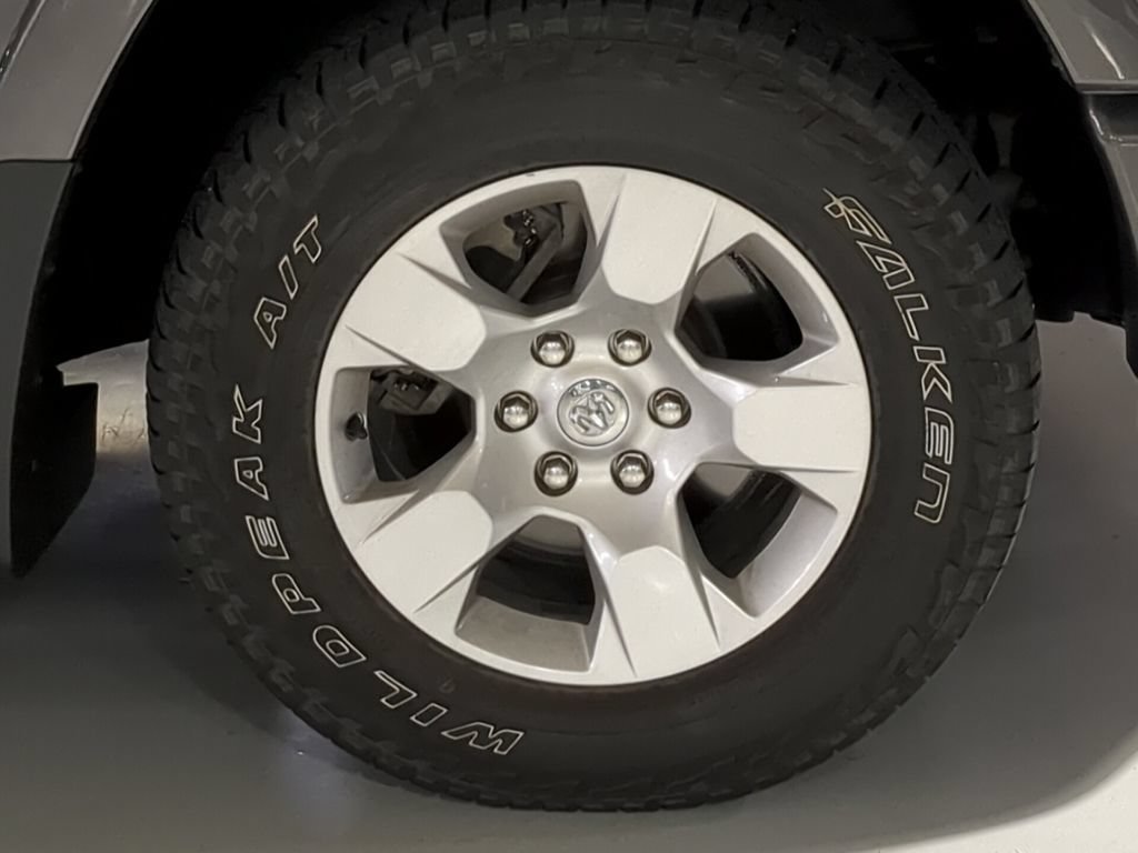 Used 2019 RAM 1500 Laramie AWD/4WD image 6