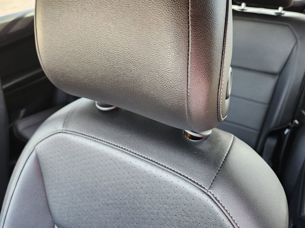 Used 2018 Volkswagen Tiguan SE w/ Panoramic Sunroof Package image 5