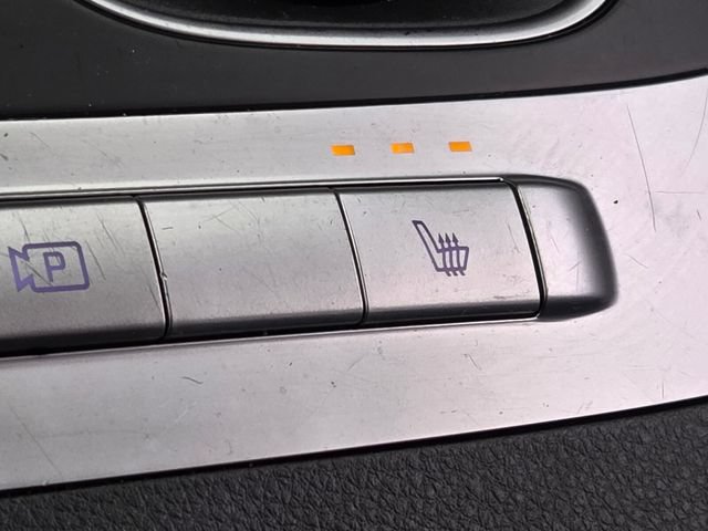 Used 2024 Kia Carnival LX FWD image 32