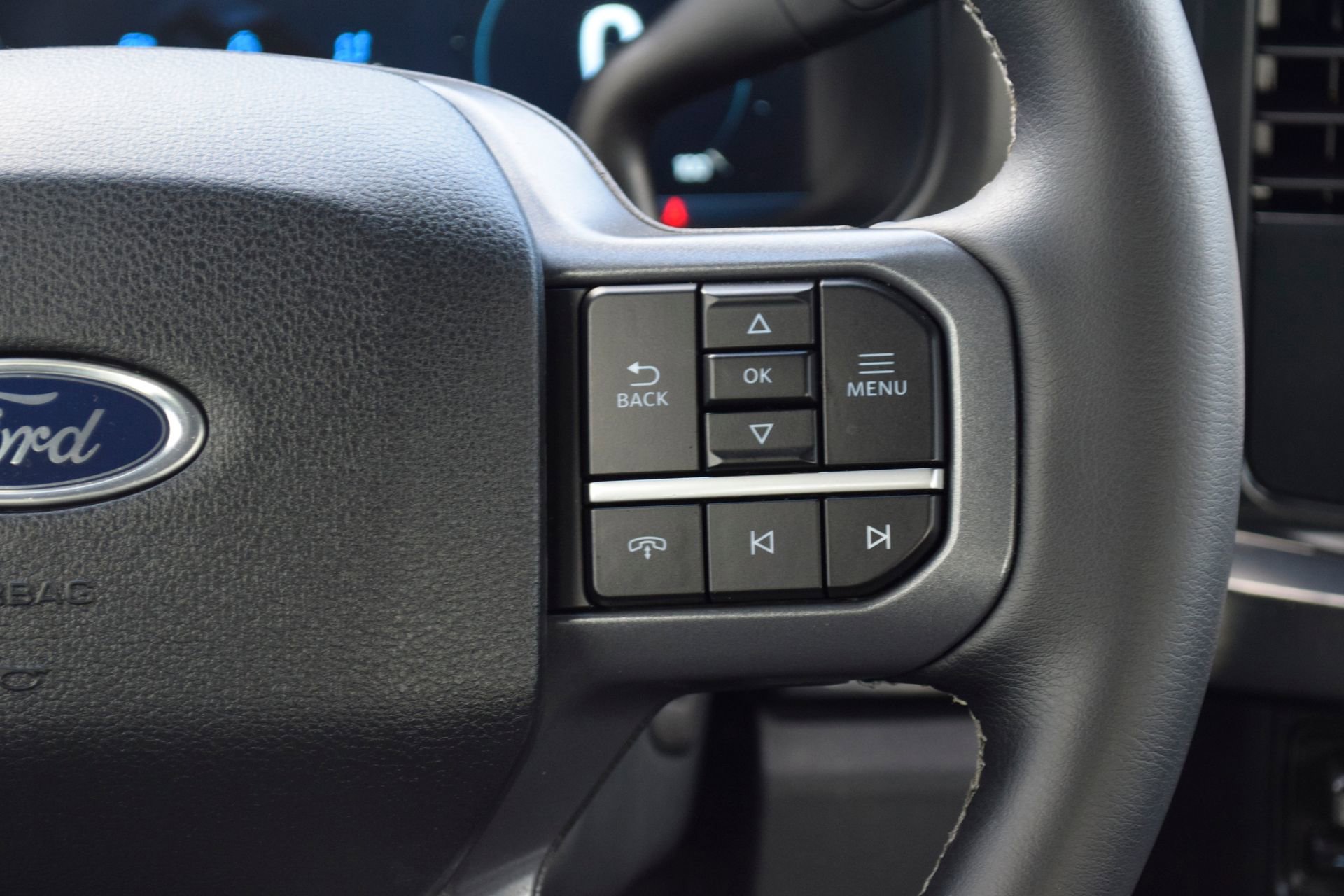 Used 2025 Ford F350 Lariat w/ FX4 Off-Road Package image 10