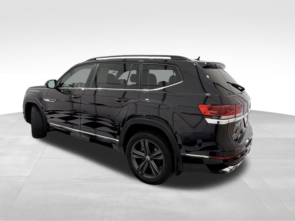 Used 2021 Volkswagen Atlas SE image 2