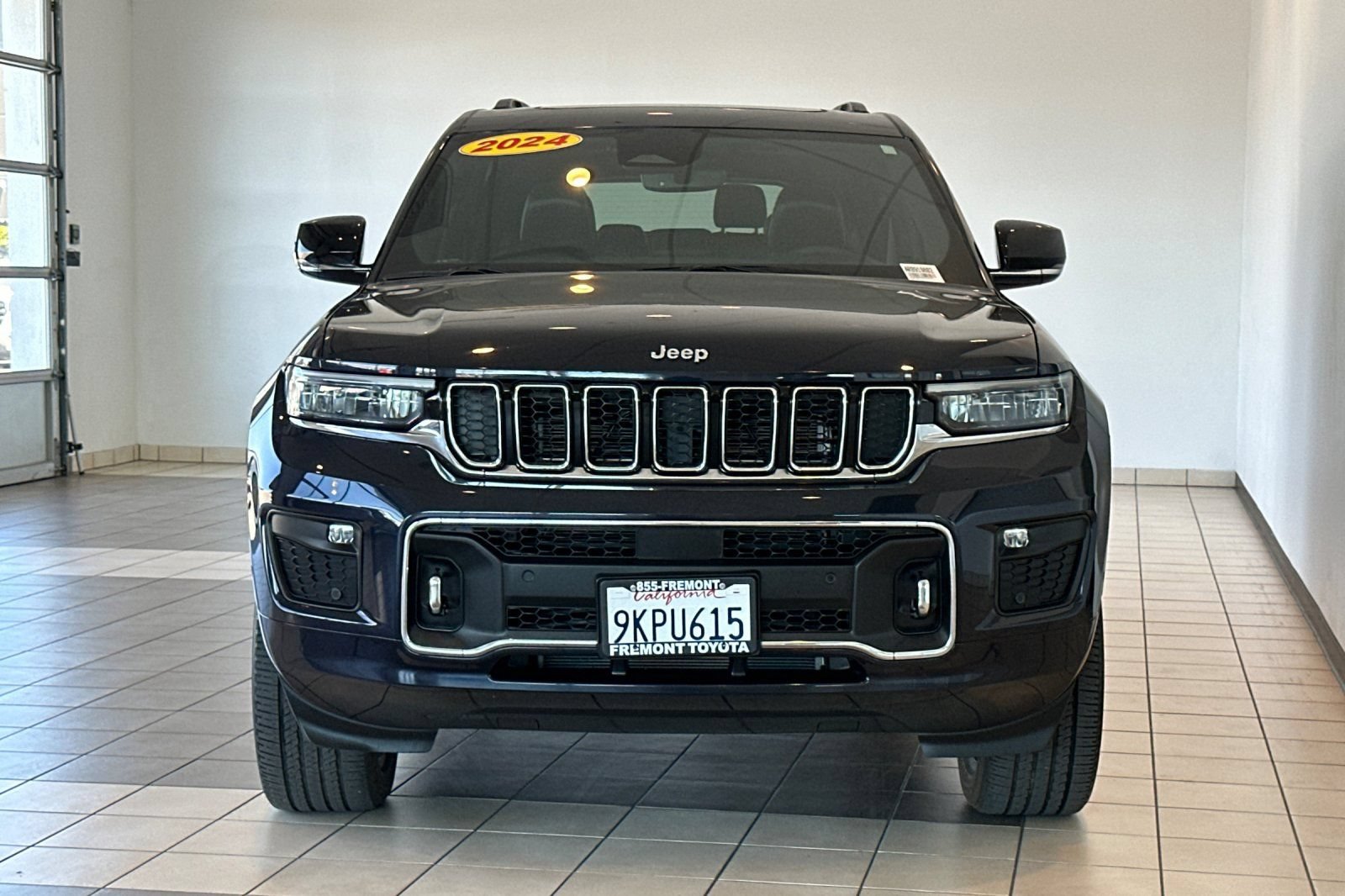 Used 2024 Jeep Grand Cherokee L Overland w/ Trailer Tow Package AWD/4WD image 9
