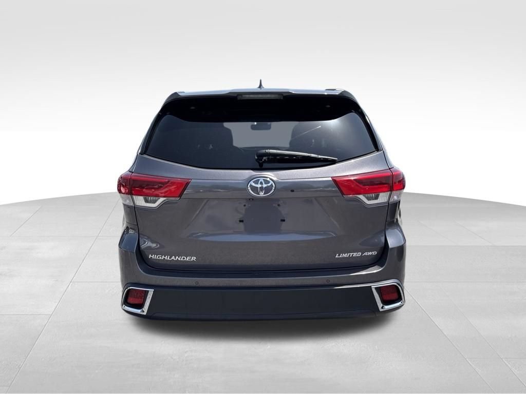 Used 2019 Toyota Highlander Limited Platinum w/ Carpet Mat Package (TMS) AWD/4WD image 7
