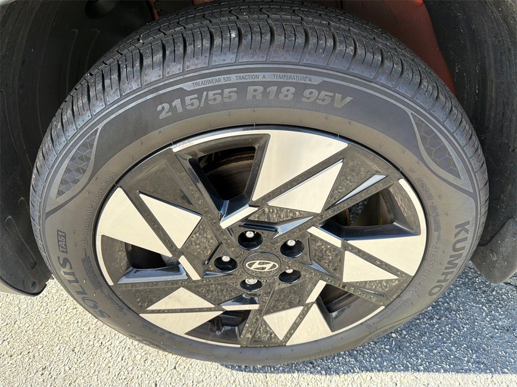 Used 2025 Hyundai Kona SEL image 11