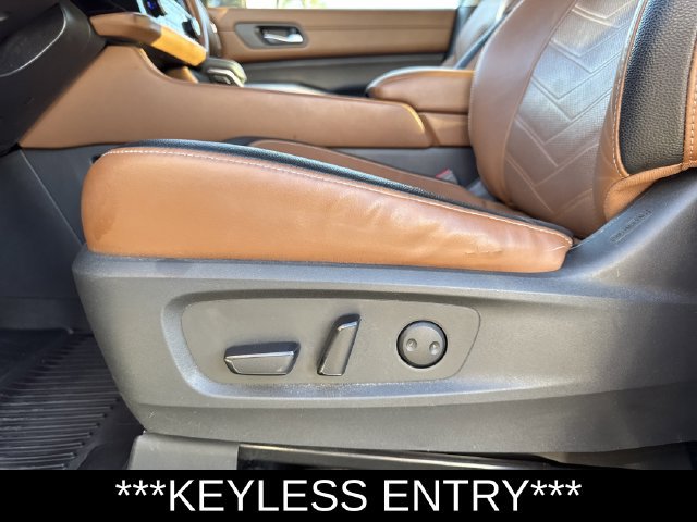 Used 2023 Nissan Pathfinder Platinum AWD/4WD image 12